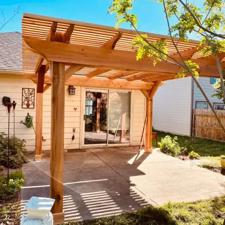 pergola vs arbor